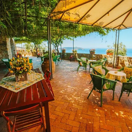 Residenza Golfo Degli Ulivi アパートホテル