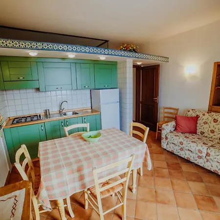 Residenza Golfo Degli Ulivi Aparthotel Caprioli