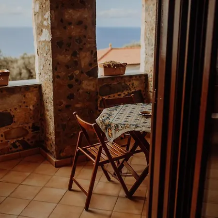 Residenza Golfo Degli Ulivi 카프리올리