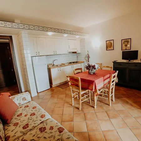 Residenza Golfo Degli Ulivi Aparthotel Caprioli