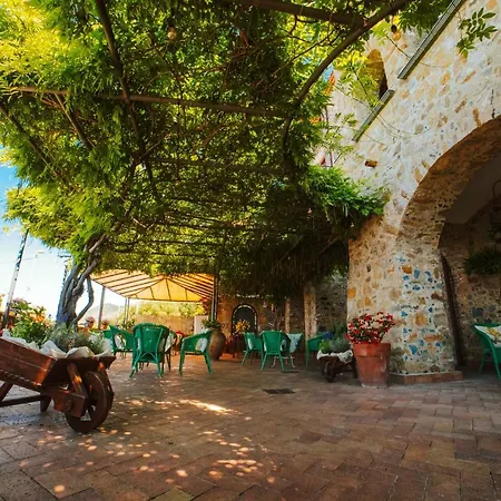 Residenza Golfo Degli Ulivi 카프리올리